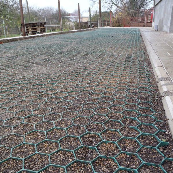 PIASTRE ESTERNO GREEN PARKING VERDE 40X40 DI ARCA