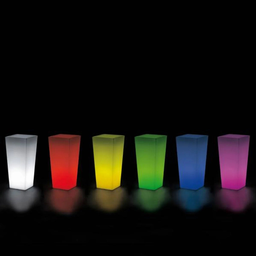 Vaso Agave Quadrato Con Led Multicolor Batteria Solare H 70 33x33Cm