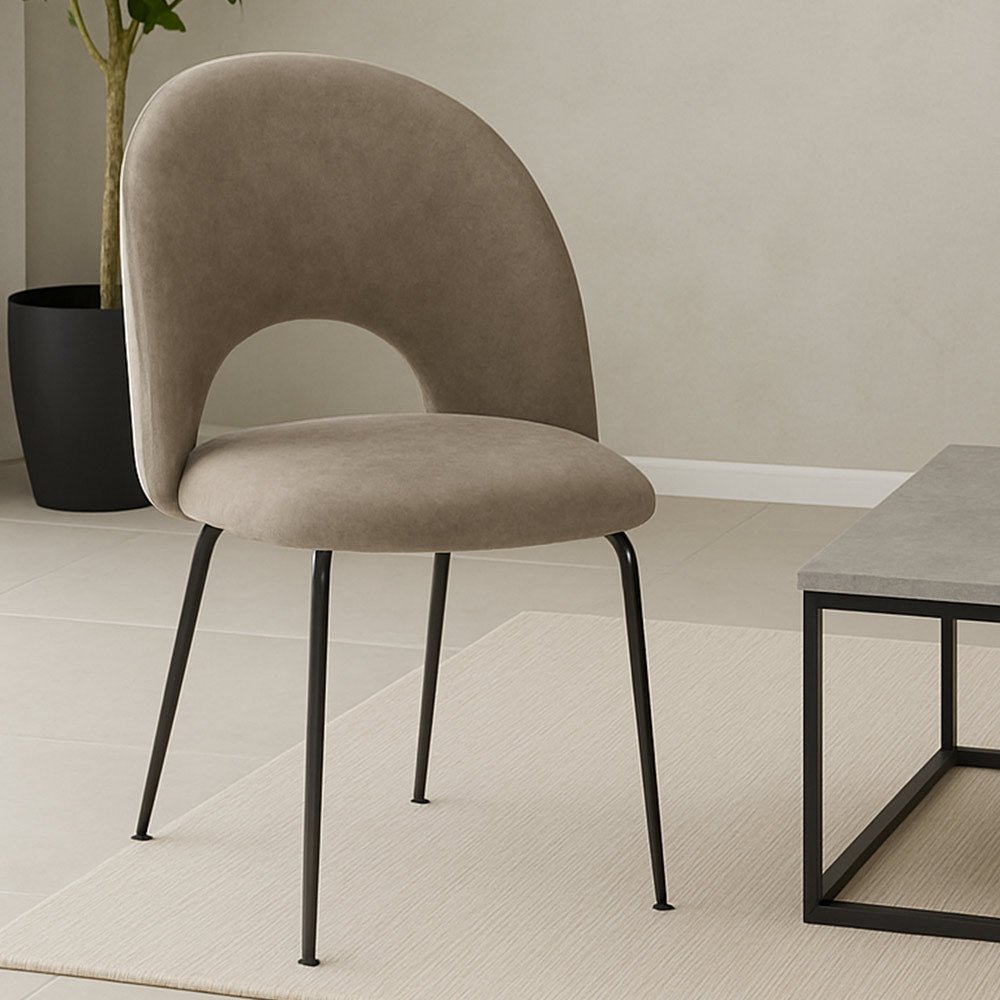 Sedia da sala pranzo Paola in microfibra nabuk tortora con gambe in metallo nero