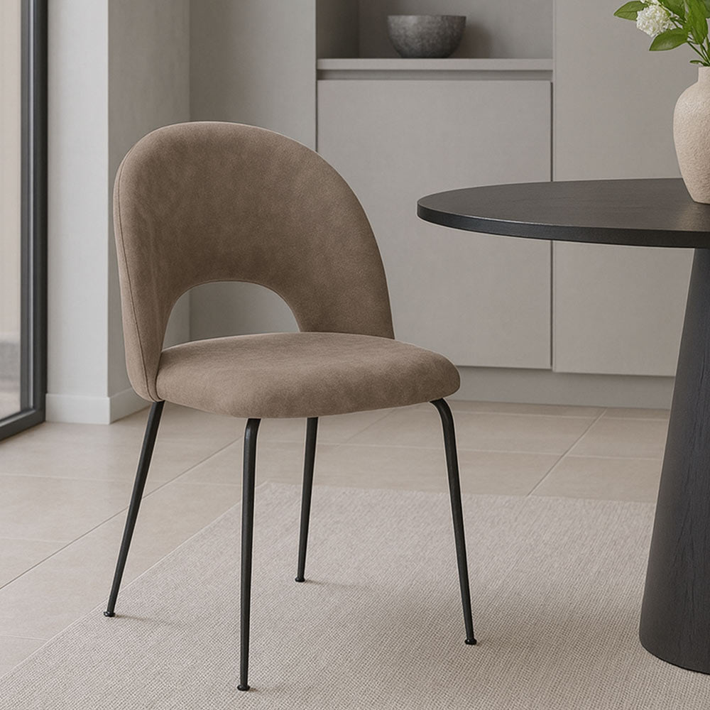 Sedia da sala pranzo Paola in microfibra nabuk marrone chiaro gambe metallo nero