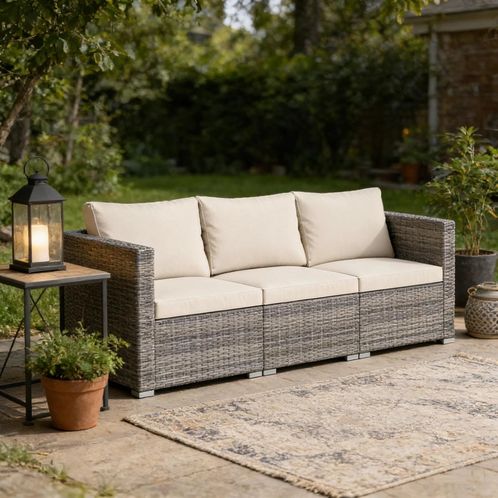 Divano da Giardino a 3 Posti in Rattan con Cuscino Imbottito, Mobili per Terrazza e Balcone, Colore Beige, 193 x 67 x 61,5 cm (Beige)