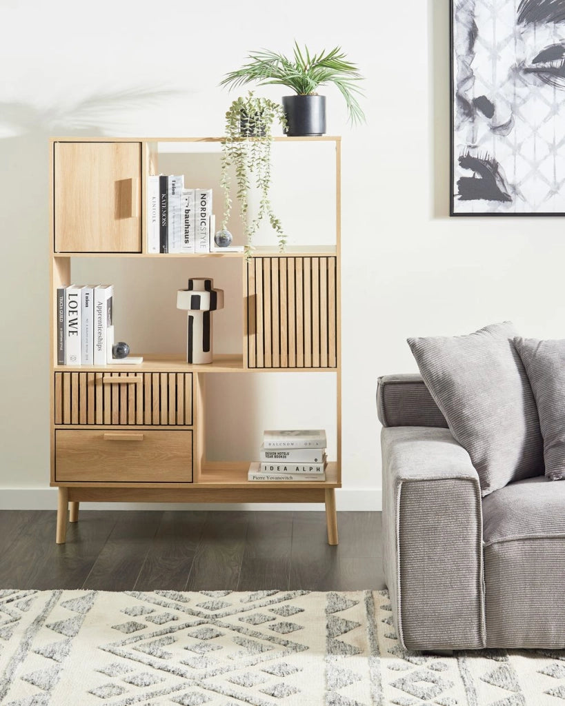 Libreria in legno chiaro MDF gambe in legno di pino 100x35x140 cm 2 cassetti 2 armadi 3 ripiani Scandinavo