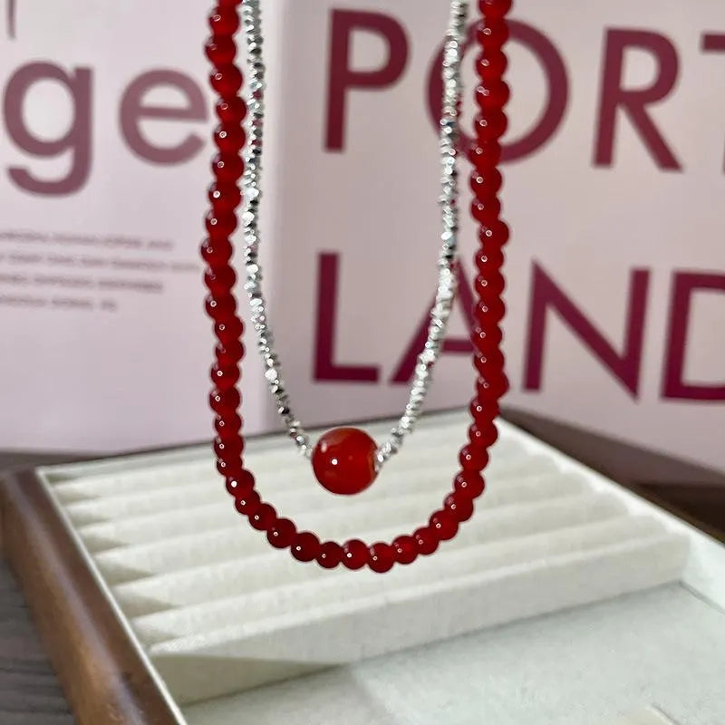 Collana fatta a mano in agata rossa e perline d'argento, regalo di Natale o di compleanno.