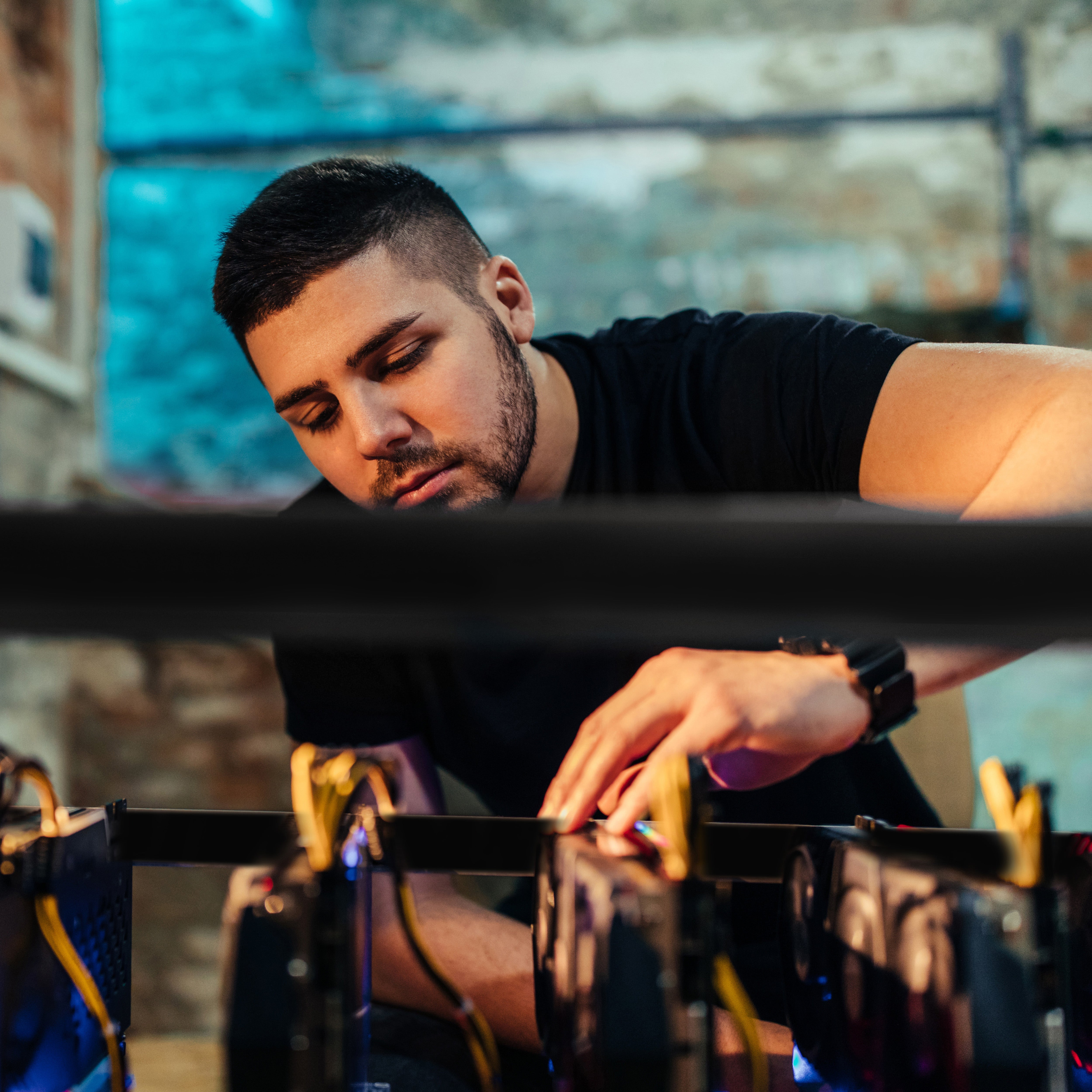 Telaio aperto mining rig MonsterShop 6-8 GPU in acciaio robusto