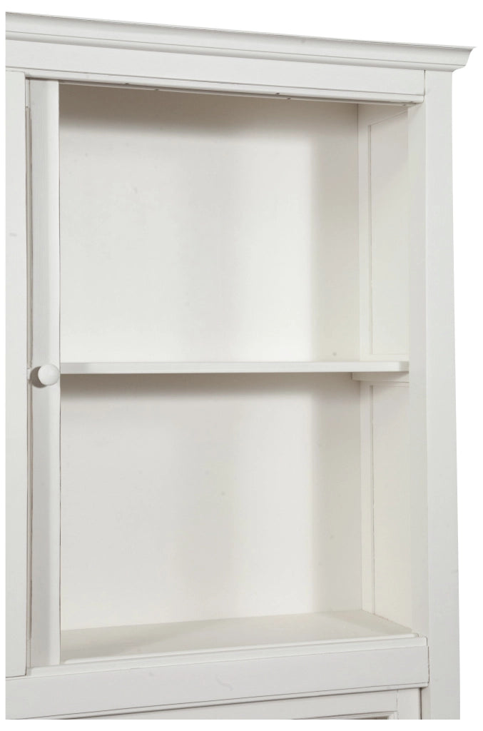 Biscottini Libreria vetrina con ante scorrevoli in legno massello di tiglio, finitura bianca anticata L154xPR37xH212 cm. Made in Italy