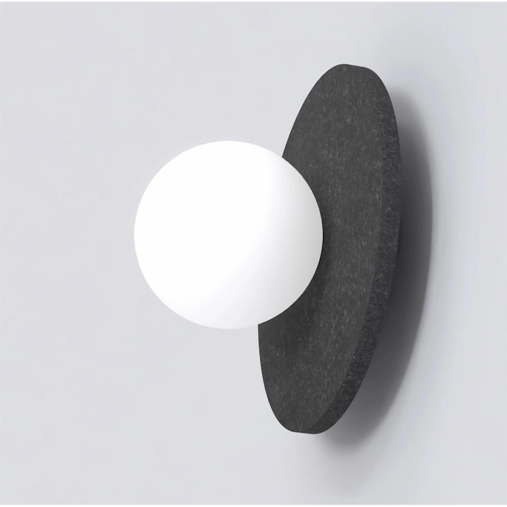 Lampada da parete CALMA in acciaio e feltro nero