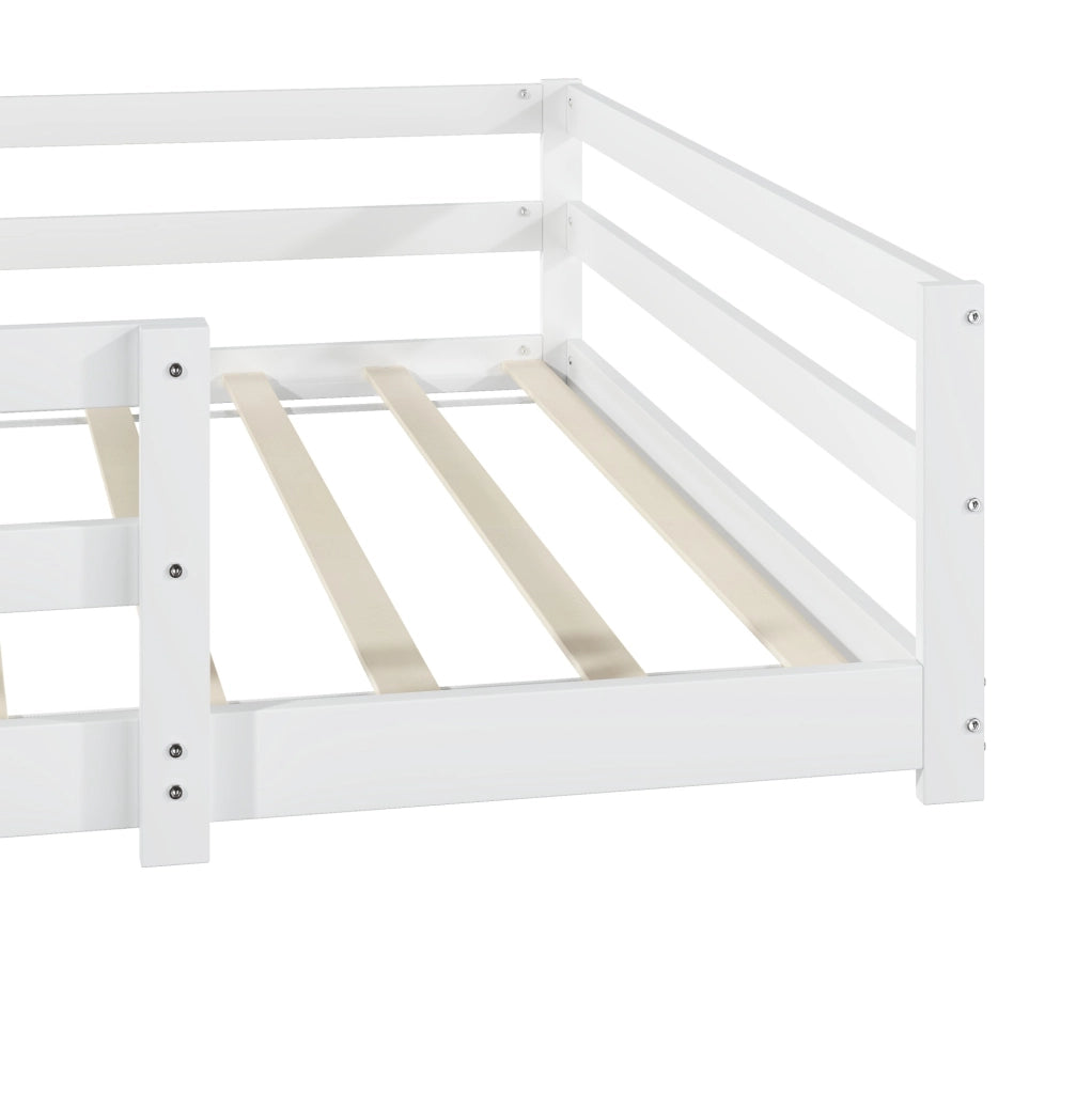 Letto Montessori per bambini in legno di pino con sponde su 4 lati 140x200 cm bianco