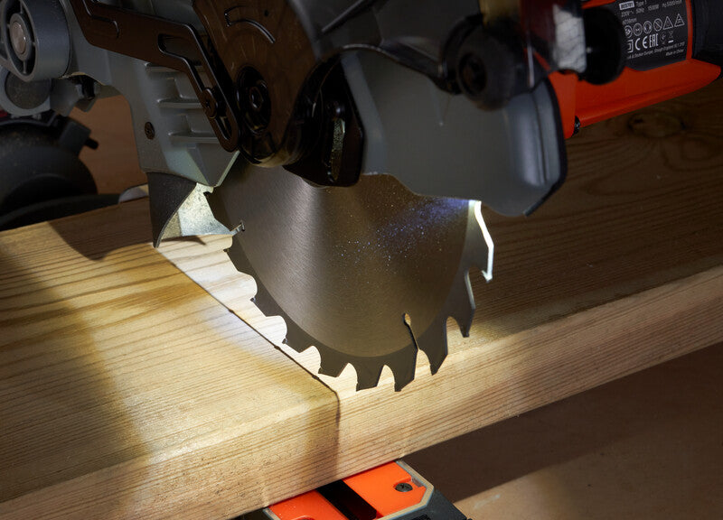 Segatrice/Troncatrice Radiale Black & Decker  D.216 mm, 1500 W - BES702-QS