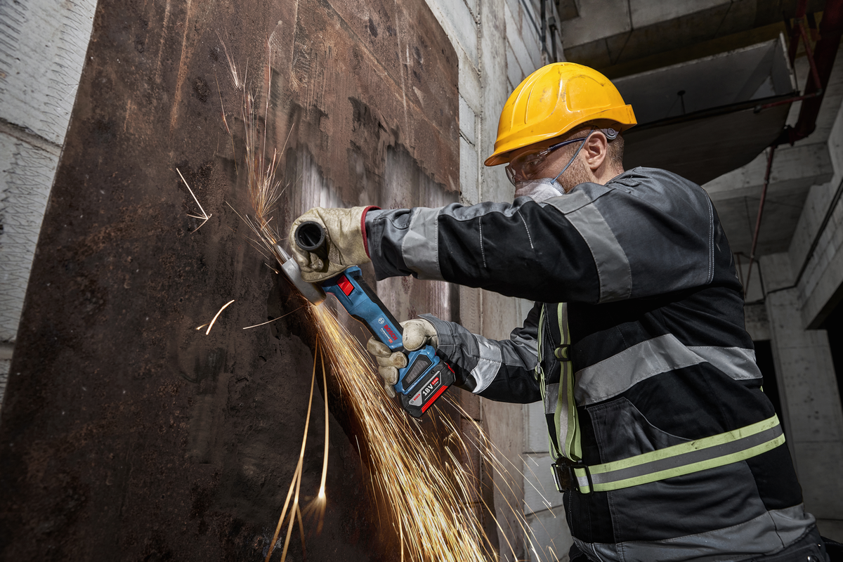 Bosch GWS 18V - 11 – Smerigliatrice Angolare 18V, 125 mm - 1100w con batterie