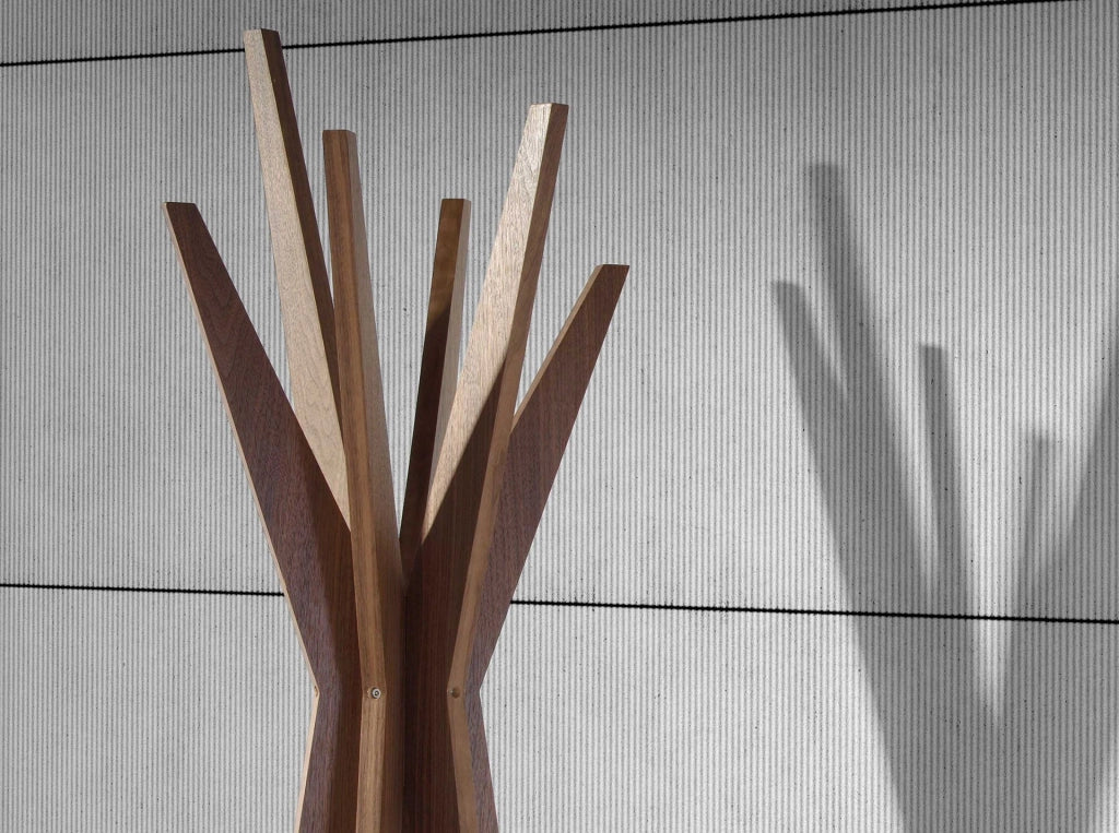 Appendiabiti in legno di noce