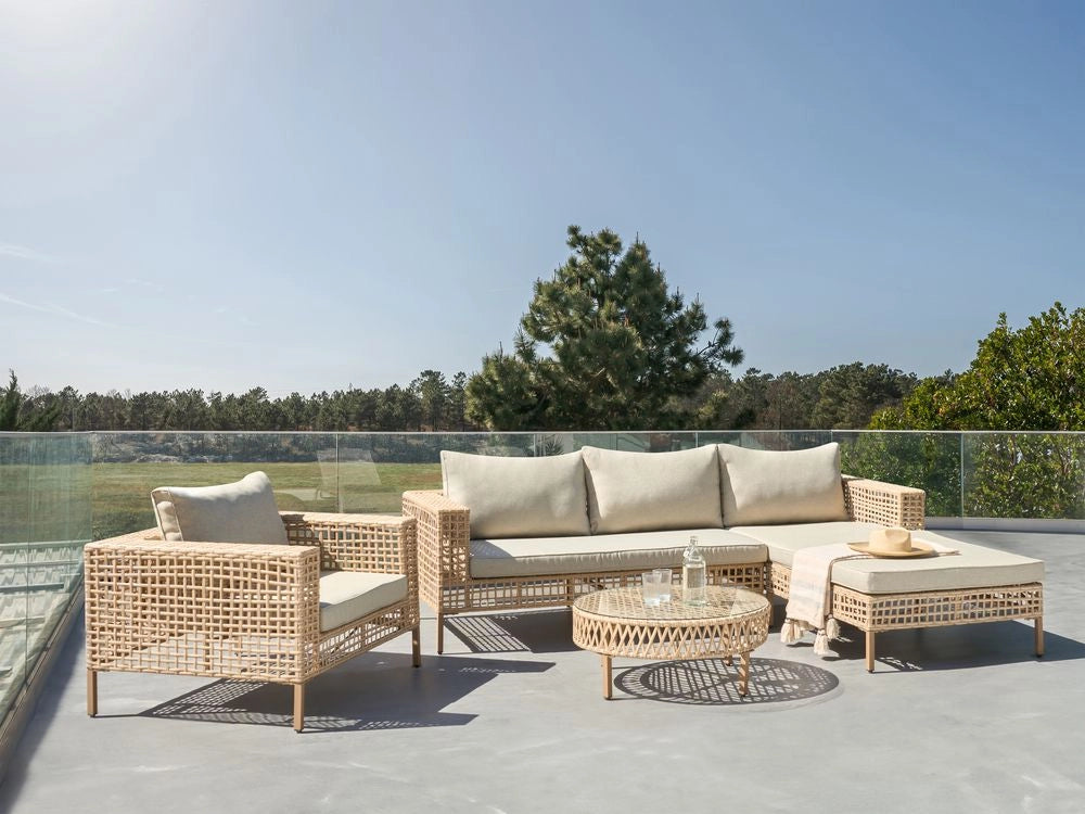 Set da giardino lato sinistro beige in rattan PE a 4 posti con cuscini tavolino e poltrona