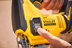 Stanley SFMCS600M2K-QW – Seghetto Alternativo 18V Brushless con 2 Batterie 4.0Ah