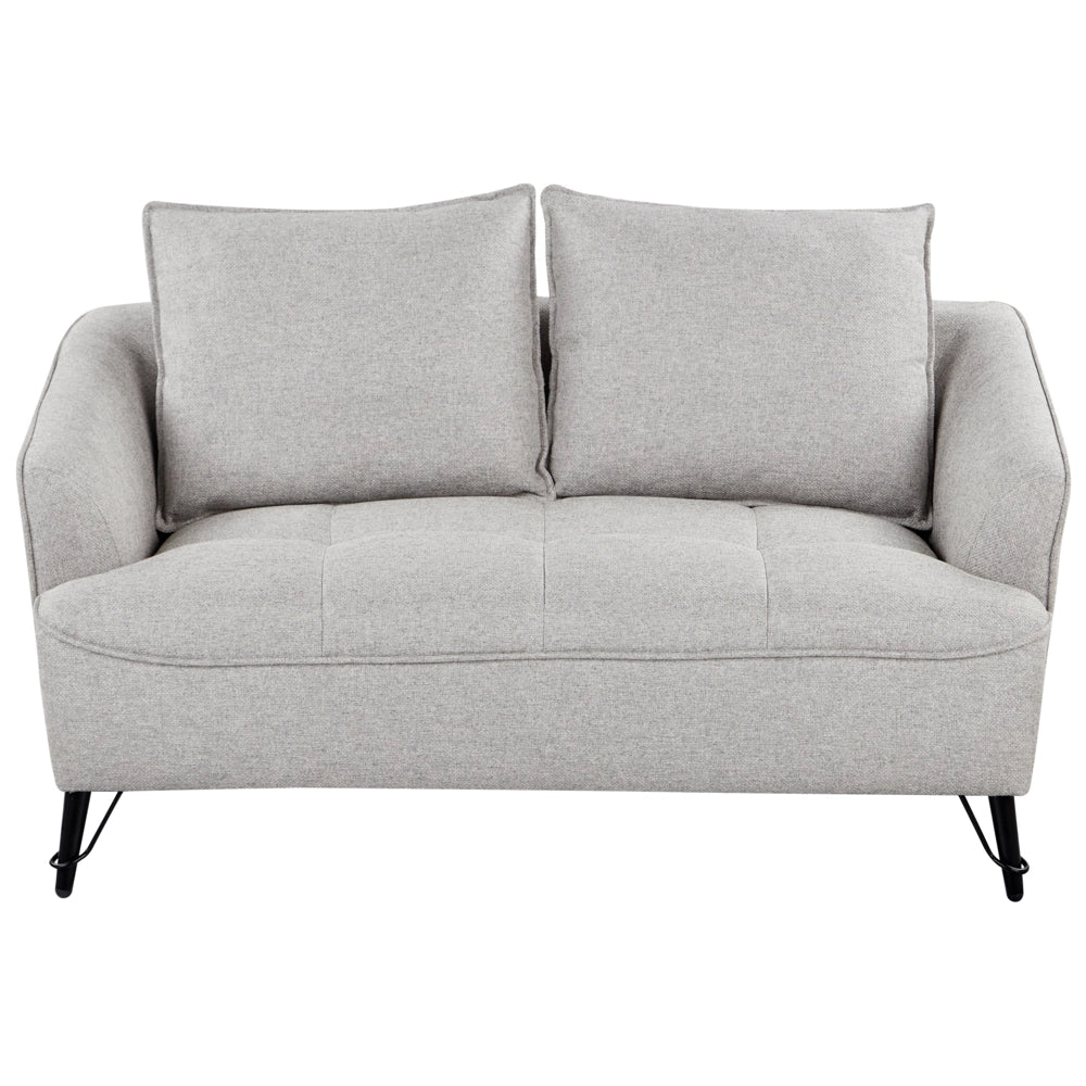 Set di divani a 2 e 3 posti in tessuto grigio chiaro con cuscini aggiuntivi stile moderno