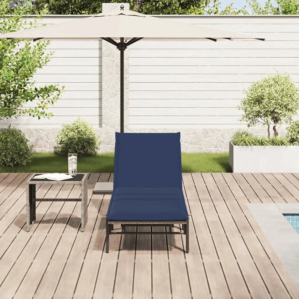 Lettino Prendisole con Cuscino Grigio in Polyrattan 4104086