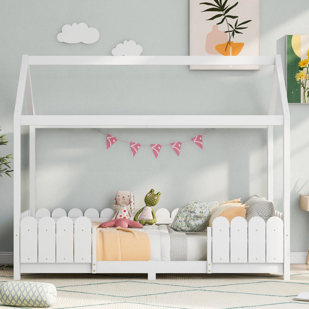 Letto a casetta per bambini 90x200 cm con sponde di sicurezza e rete a doghe; legno bianco