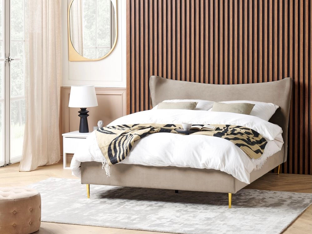 Letto con giroletto in velluto beige e grigio 160 x 200 cm testata imbottita gambe dorate stile glamour moderno