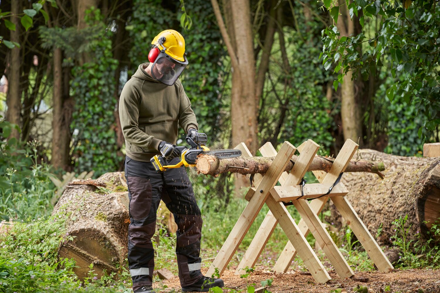 Sega a catena a batteria Stanley SFMCCS730M1 – 30 cm con batteria 18V X