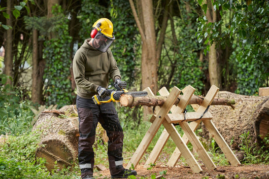 Sega a catena a batteria Stanley SFMCCS730M1 – 30 cm con batteria 18V X