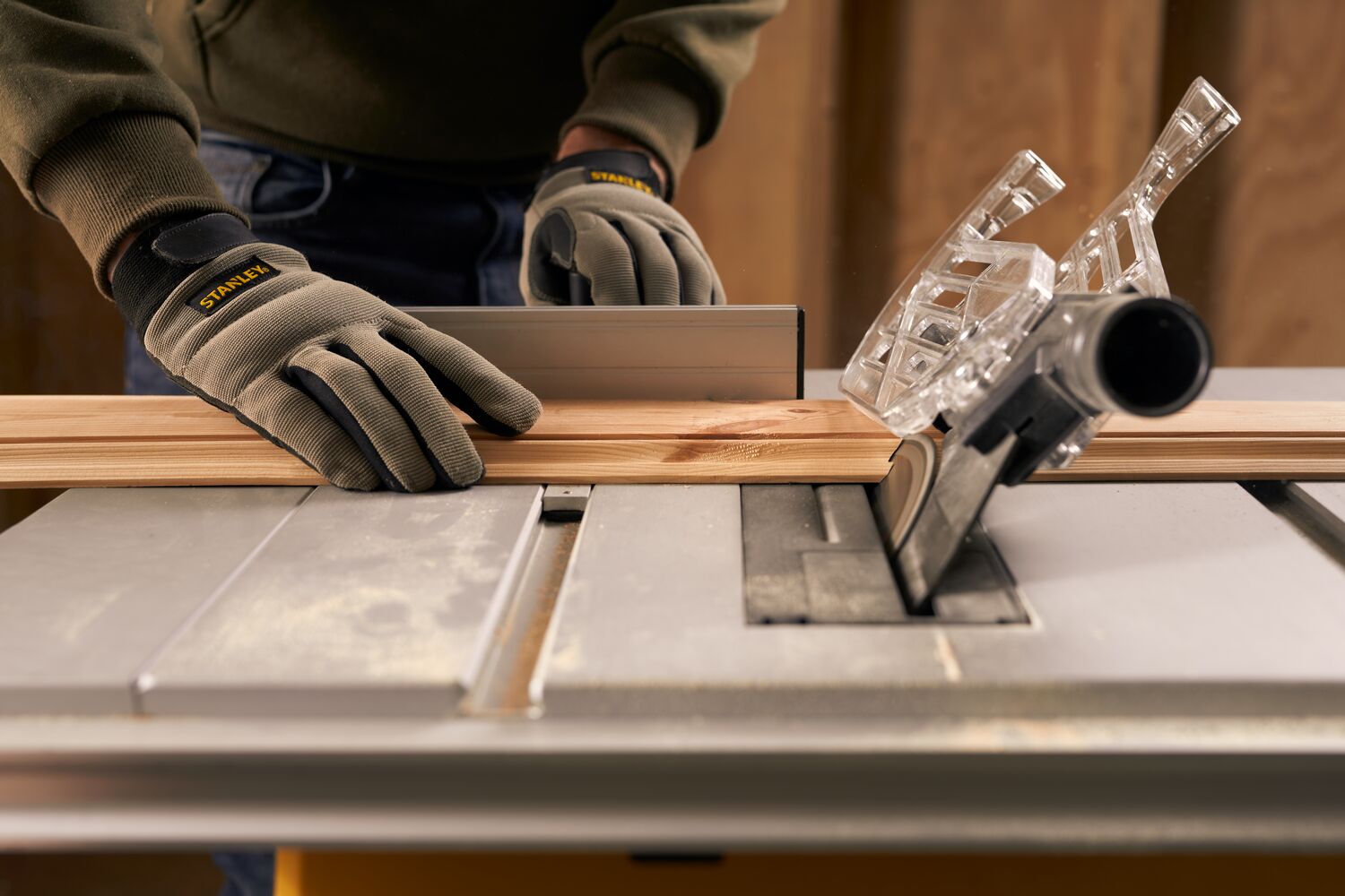 Sega da banco Stanley SST1800-QS – 1800 W, lama 254 mm, profondità taglio 80 mm