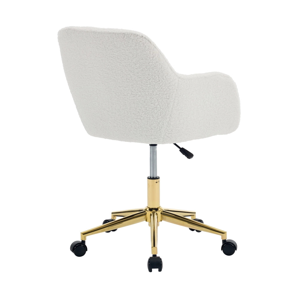 Sedia girevole da ufficio in tessuto Teddy color avorio, regolabile in altezza, con base dorata e ruote universali