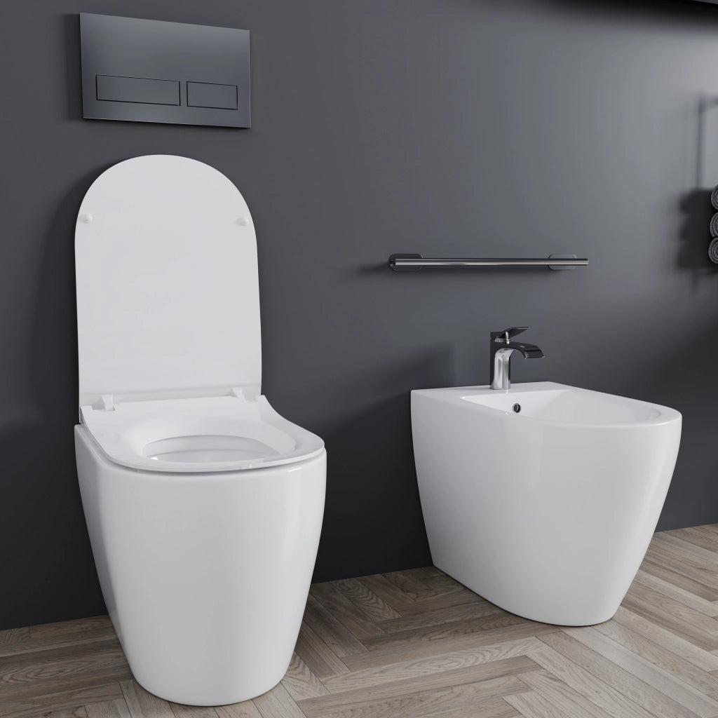 Coppia Sanitari Filo Muro Filomuro Vaso WC Rimless Tornado Flush Senza Brida Bidet In Ceramica Design Moderno Copriwater Soft Close Chiusura Rallentata Bianco Lucido