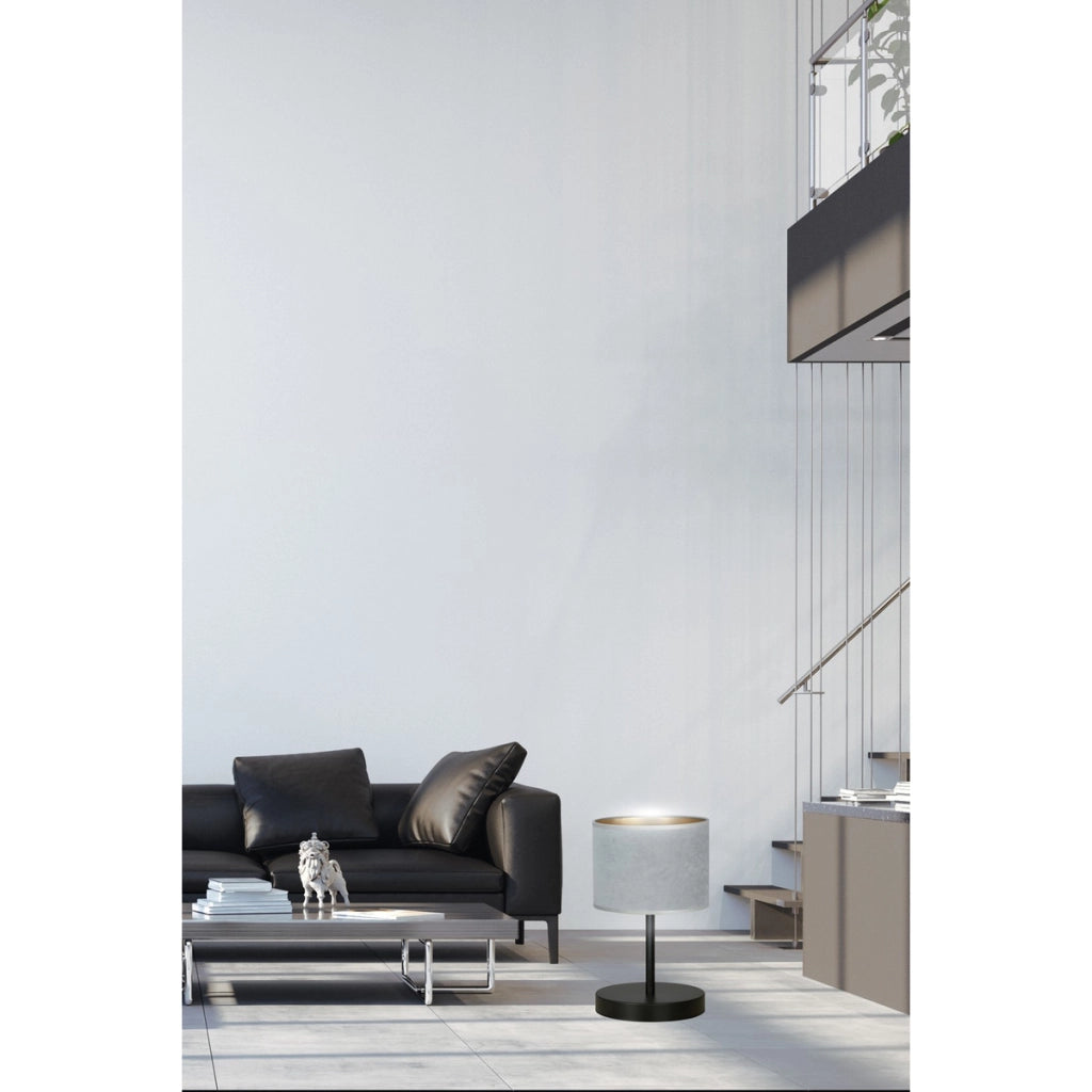 Lampada da tavolo Hilde in acciaio nero e tessuto grigio