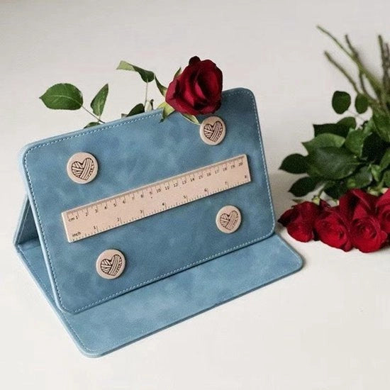 Set di utensili per il lavoro con fili magnetici con organizzatore per disegni a maglia – accessorio essenziale per gli appassionati del blue knitting.