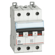 Interruttore magnetotermico 3 poli 3 moduli 25A curva B Bticino