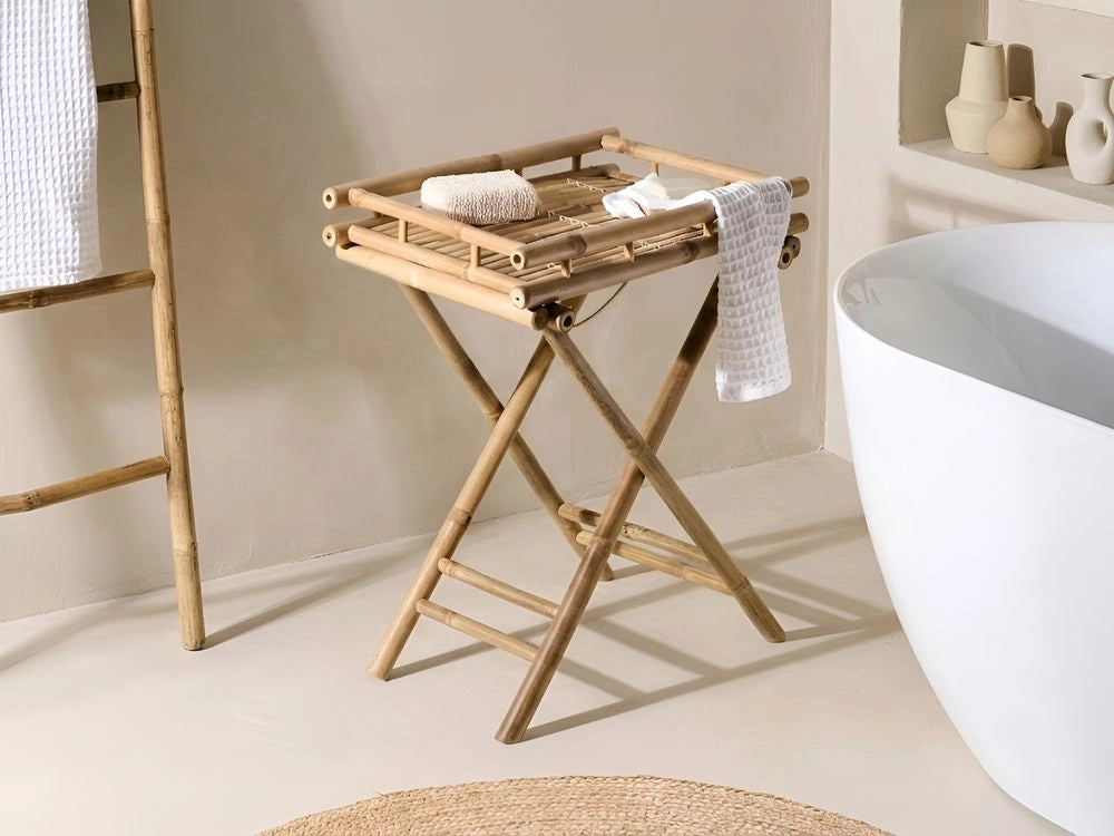 Tavolino da bagno in bambù naturale con vassoio pieghevole decorativo in stile scandinavo moderno