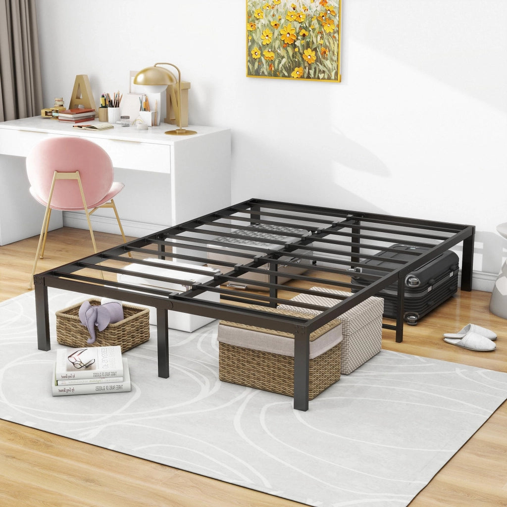 Letto 120x200 cm in metallo nero con rete a doghe e spazio sottoletto