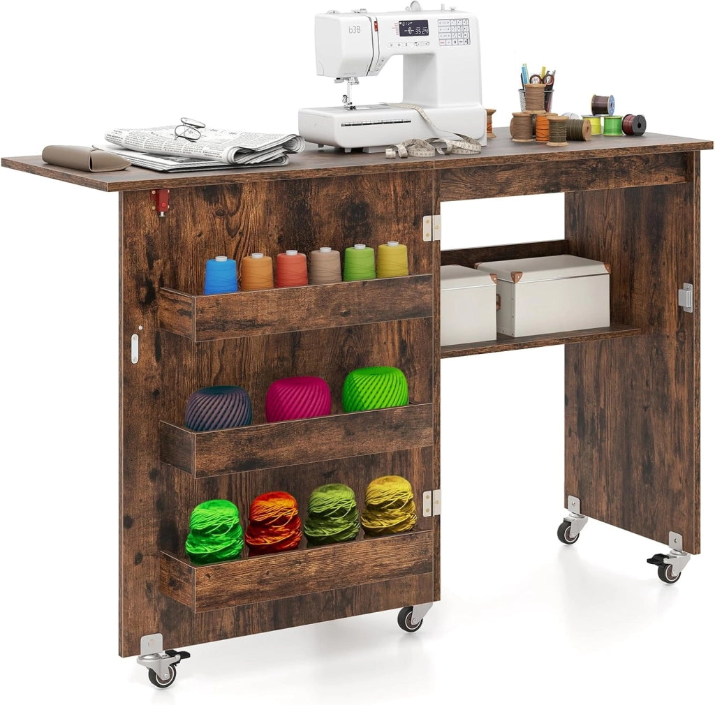 Tavolo da Cucito Pieghevole con Ruote, Mobile per Macchina da Cucire con 4 Ripiani Aperti e Ampio Piano di Lavoro, Ideale per Soggiorno, Camera da Letto e Sala Hobby (Marrone)