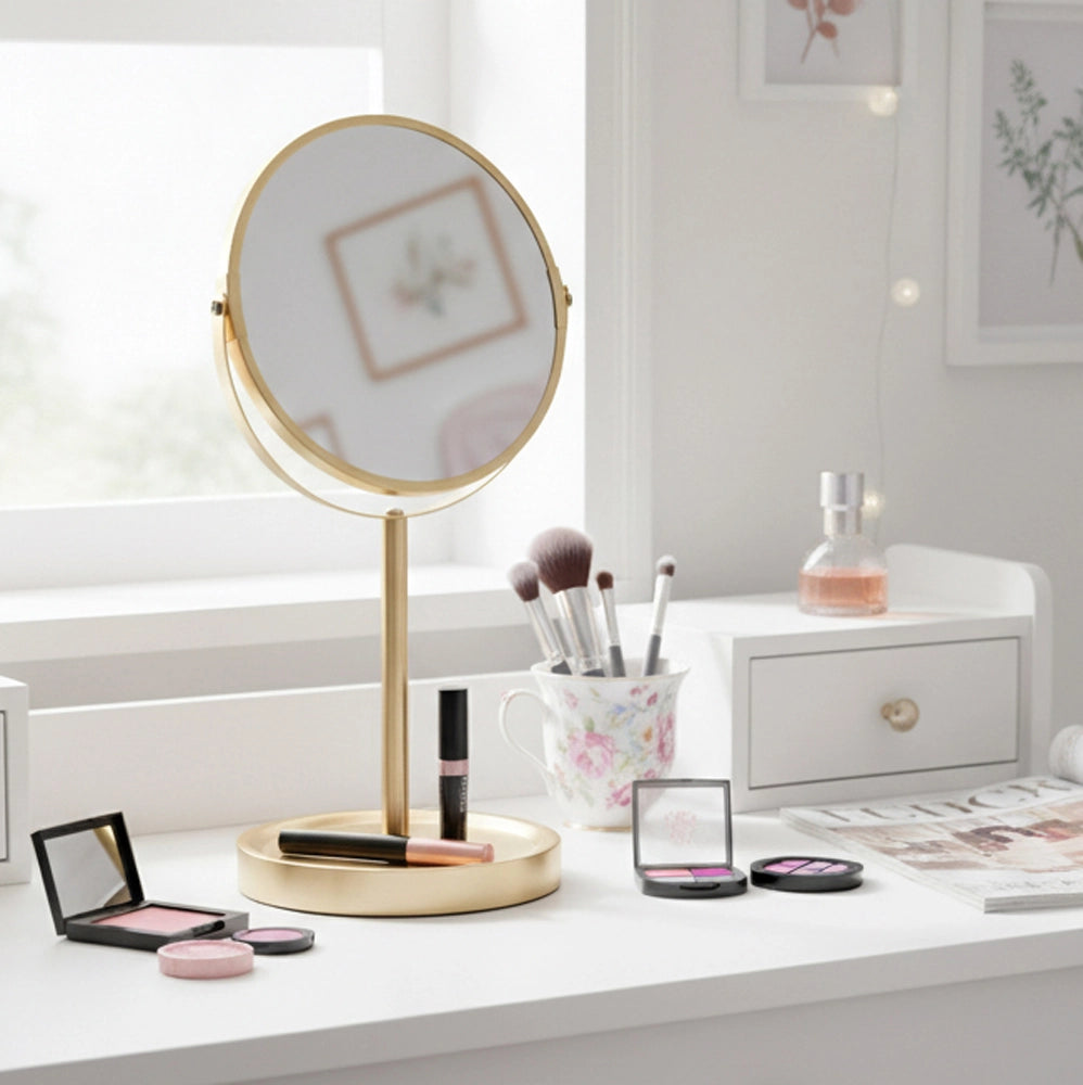 Specchio trucco da appoggio 35H in acciaio oro opaco con ingrandimento 3x e base portaoggetti