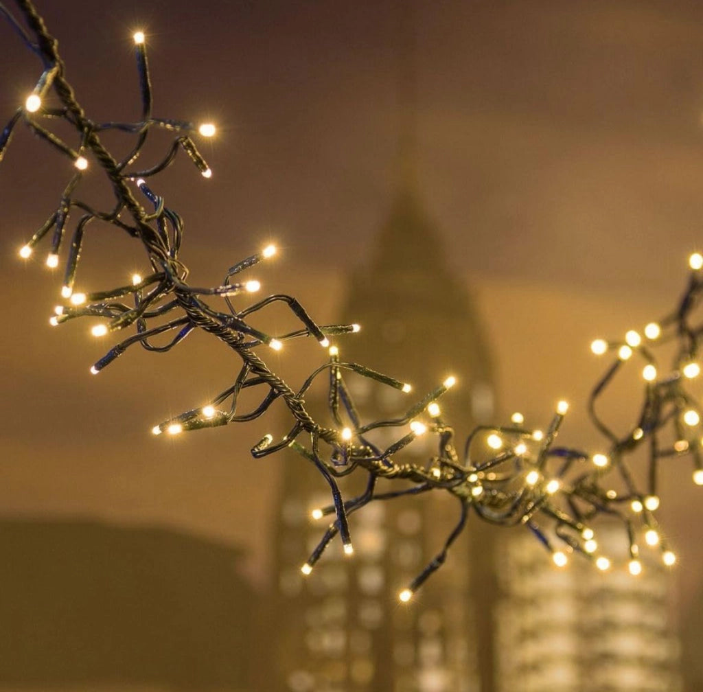 CATENA LUMINOSA CLUSTER A GRAPPOLO MILLEPIEDI 2000 LED A LUCE CALDA 40 METRI FESTONE PER DECORAZIONI NATALIZIE E GIARDINO CAVO VERDE 31V DA ESTERNO E INTERNI