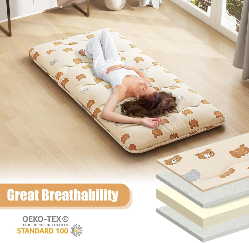 Materasso da pavimento Futon Giapponese, Tappetino Tatami Pieghevole e Portatile, Materasso Pieghevole con Borsa da Trasporto e Fodera Rimovibile (Beige+Orso, 90 x 200 cm)
