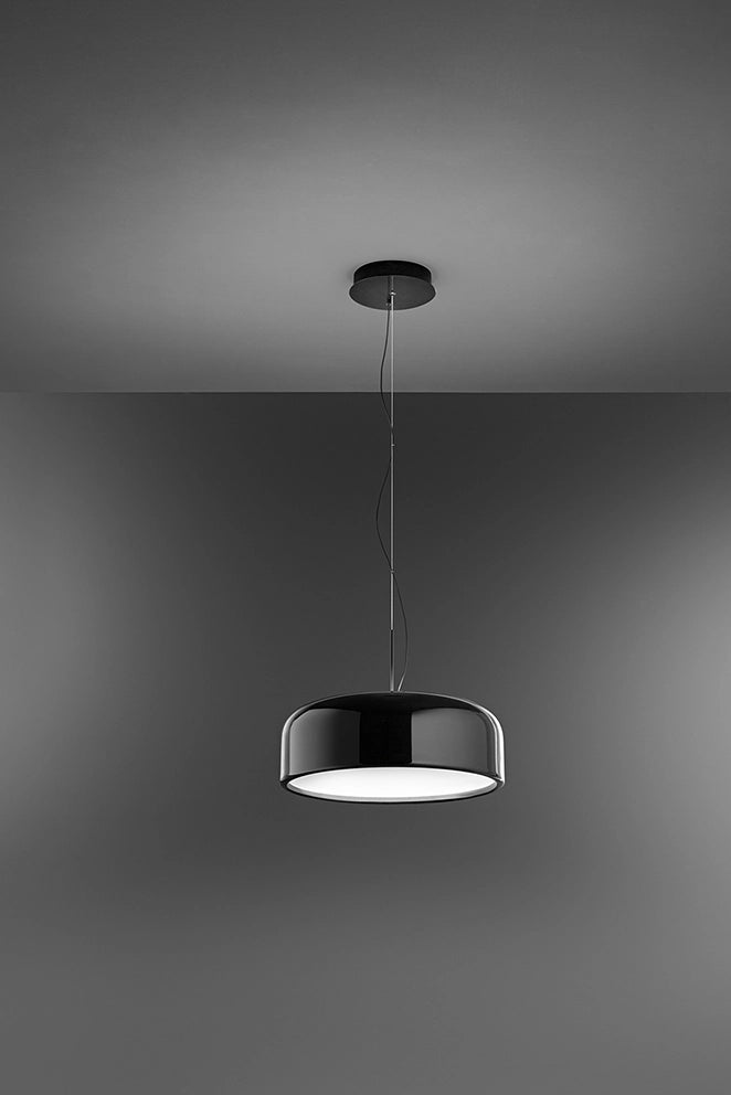 Lampada a Sospensione in Metallo Nero Lucido (RAL 9005) con LED Integrato CCT Dimmerabile, Diametro 48,5 cm, Altezza Regolabile 318 cm - Perenz