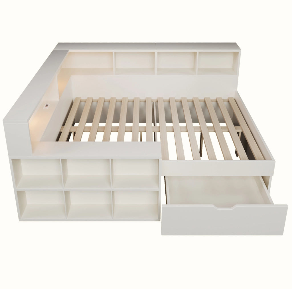 Letto 140x200 cm con vani contenitore, lampade e prese USB, in truciolare, MDF e compensato bianco