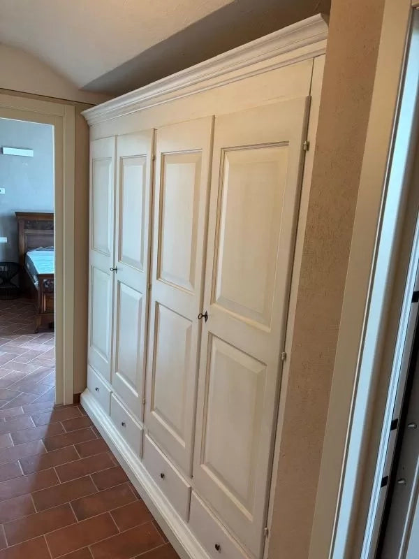 Armadio 4 porte legno shabby bianco anticato 234x61x221 - Mobili 2G