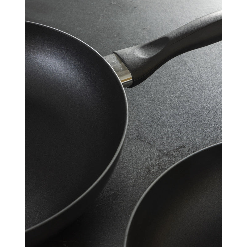 Set di 6 Padelle Alluminio Stampato Cm20 Medua Grigio Fondo Induzione Manico Bakelite