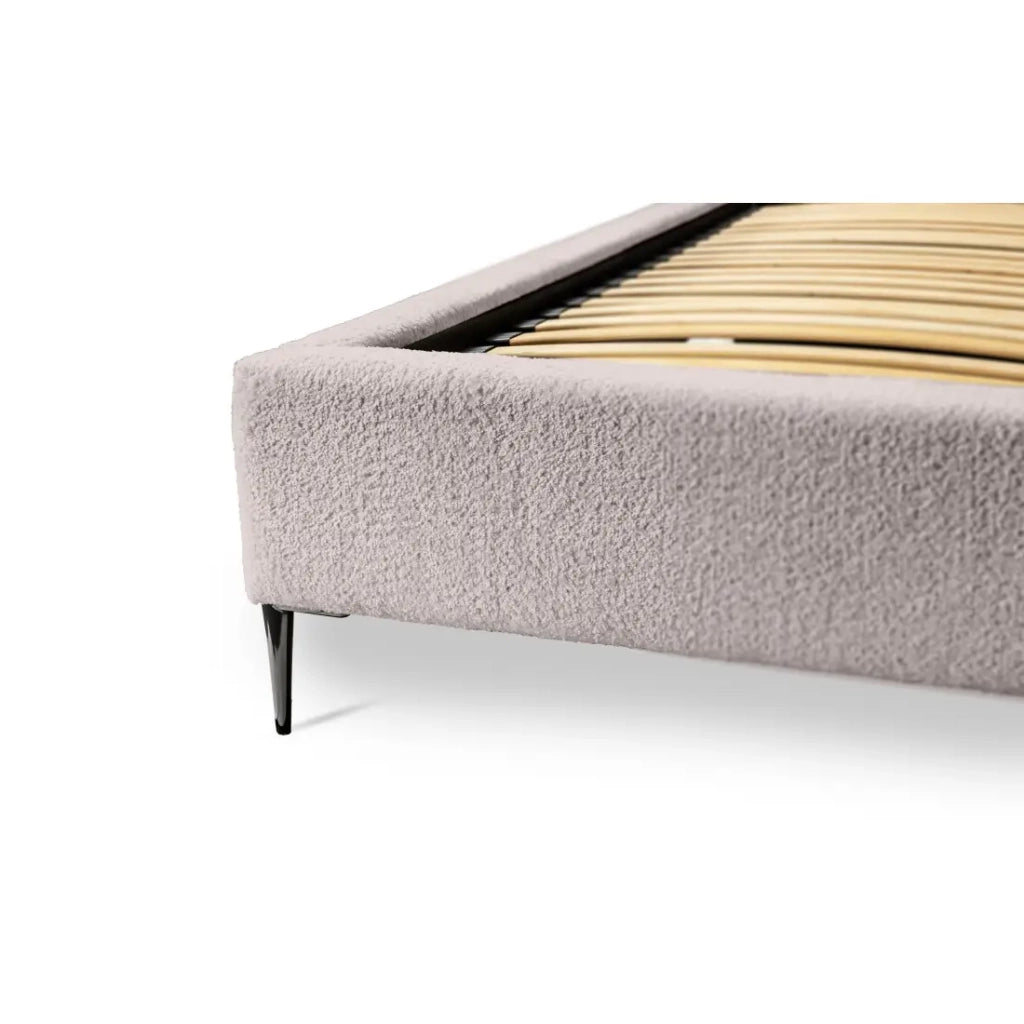 Letto MILLIO – Taupe – 180x200 cm – Tessuto chenille bouclé – Rete inclusa – Comfort da hotel 5 stelle