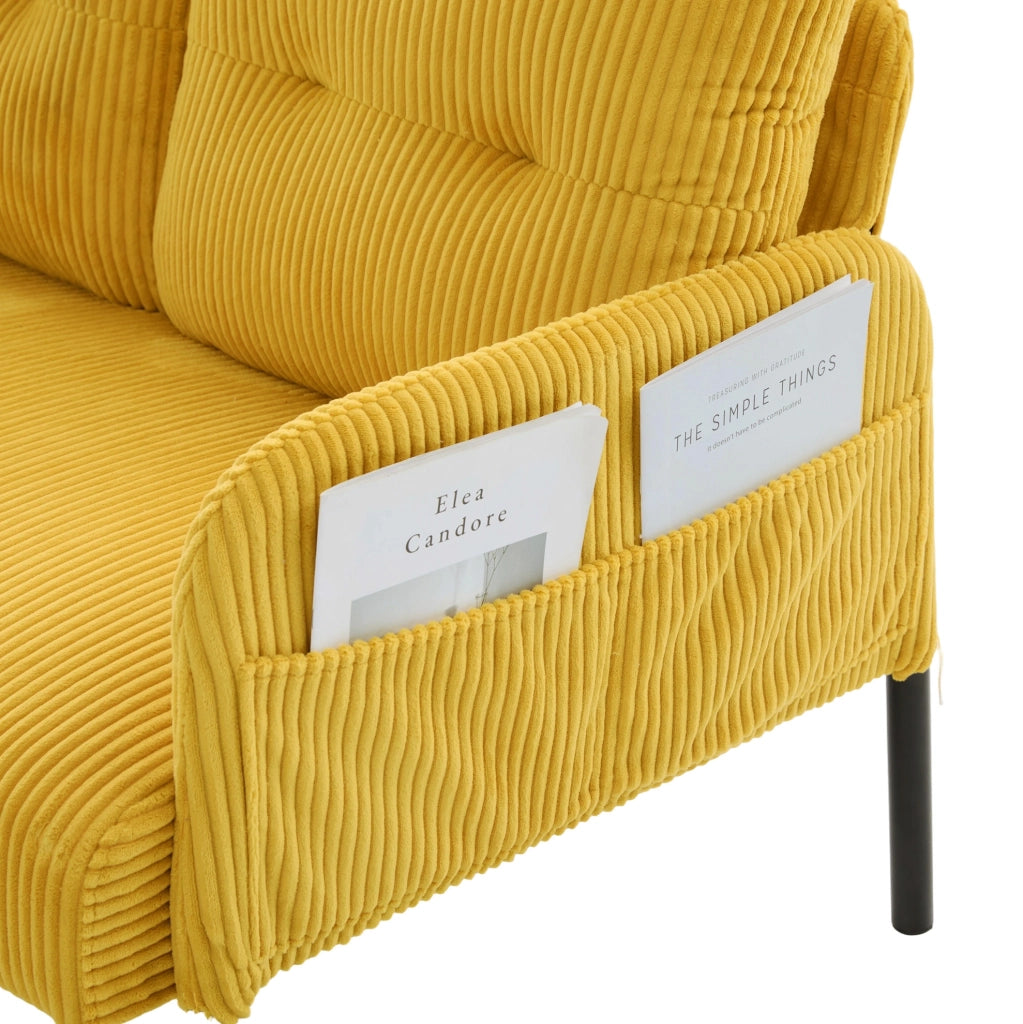 Divano tre posti in velluto a coste giallo con schienale ergonomico e tasca laterale pratica