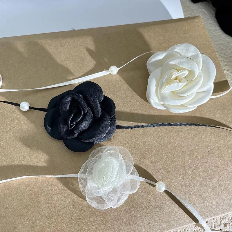 Collana di rose con perline fatta a mano: cinturini in perle vintage, lunghezza regolabile.