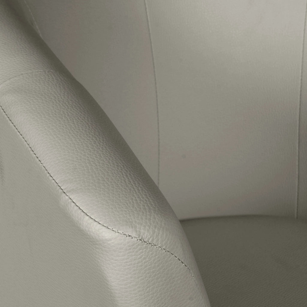 Poltrona Ago 63x76h cm, braccioli