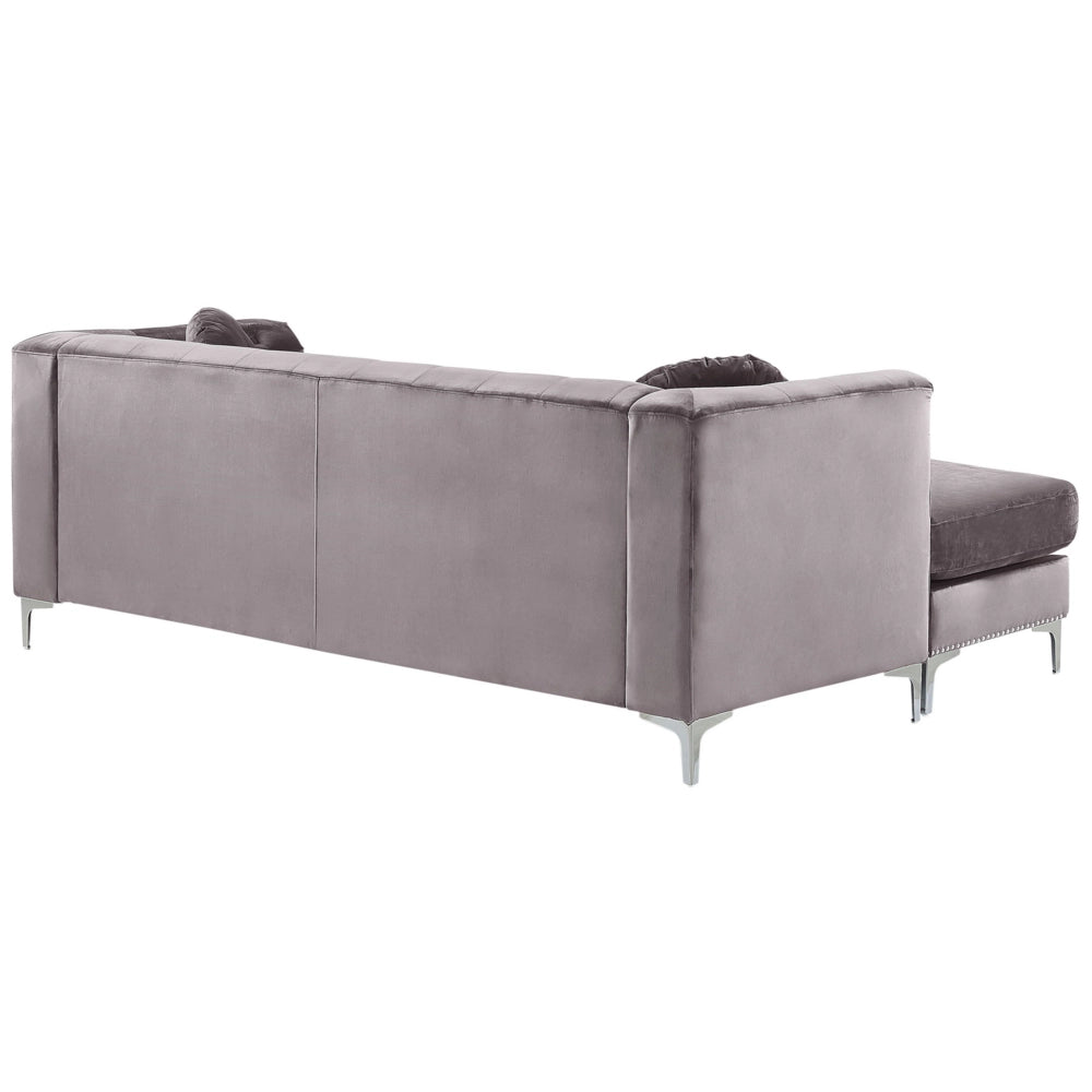 Divano ad angolo in velluto grigio imbottito a 3 posti destra glamour a forma di L cuscini aggiuntivi con trapuntatura e finiture a chiodo