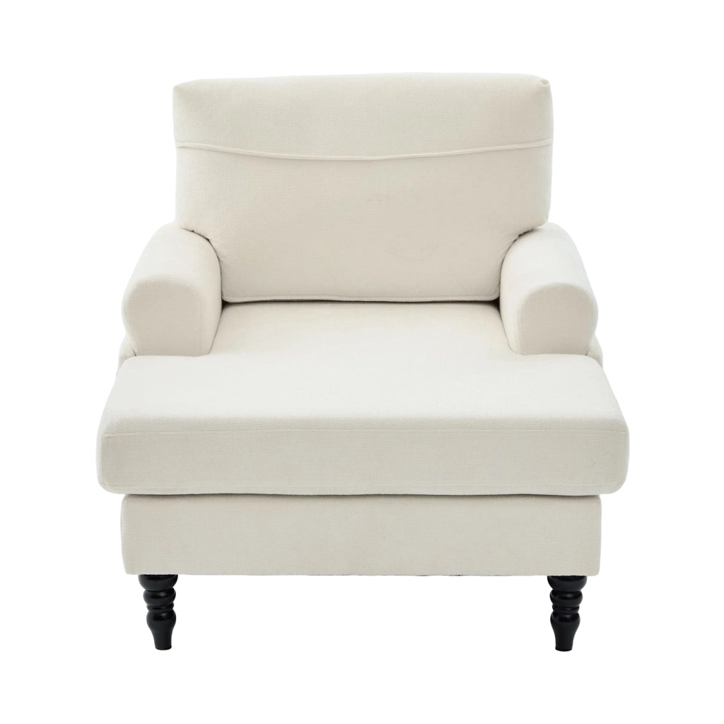 Poltrona lounge in chenille beige con ampia seduta, braccioli e gambe in legno massello