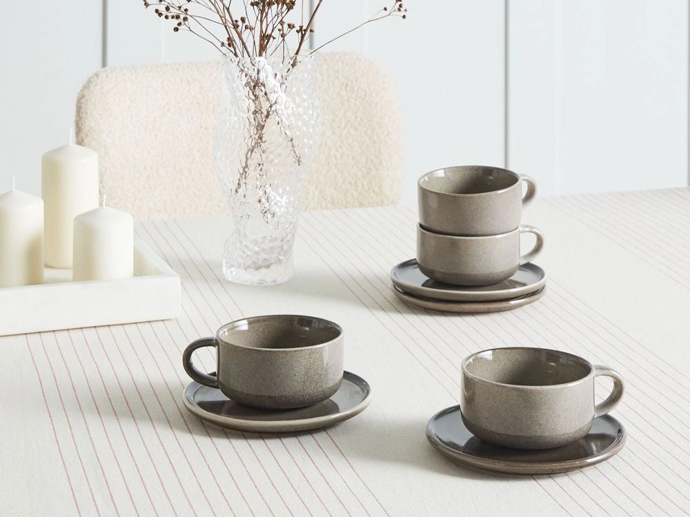 Set di 4 tazze con piattini in gres grigio con finitura in smalto reattivo fatto a mano per il tè e il caffè Cucina Sala da pranzo