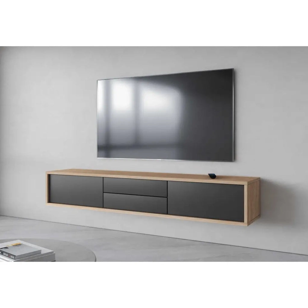Mobile TV 180cm, 2 cassetti e 2 porte collezione MAANUM. Colore rovere chiaro e grigio.