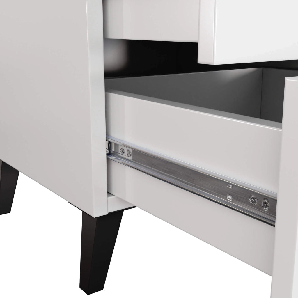 Comodino AKORD MOBI color bianco con 3 cassetti L40 x H58 x P37 cm