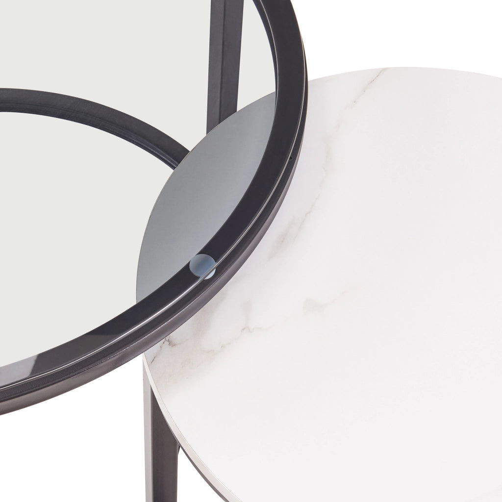Set Kokkola 2 Tavolini Sovrapponibili con Piani Rotondi in Vetro Fumè e MDF Effetto Marmo Bianco [en.casa]