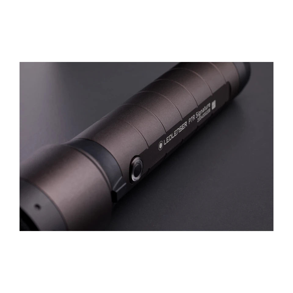 Ledlenser P7R Signature Torcia a mano nera con LED