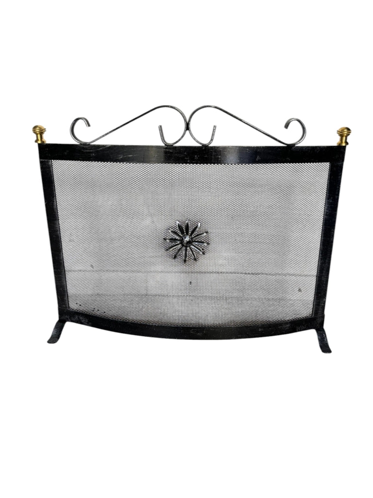 PARASCINTILLE PER CAMINO CAMINETTO CURVO IN FERRO 70x60h cm POMELLI IN OTTONE